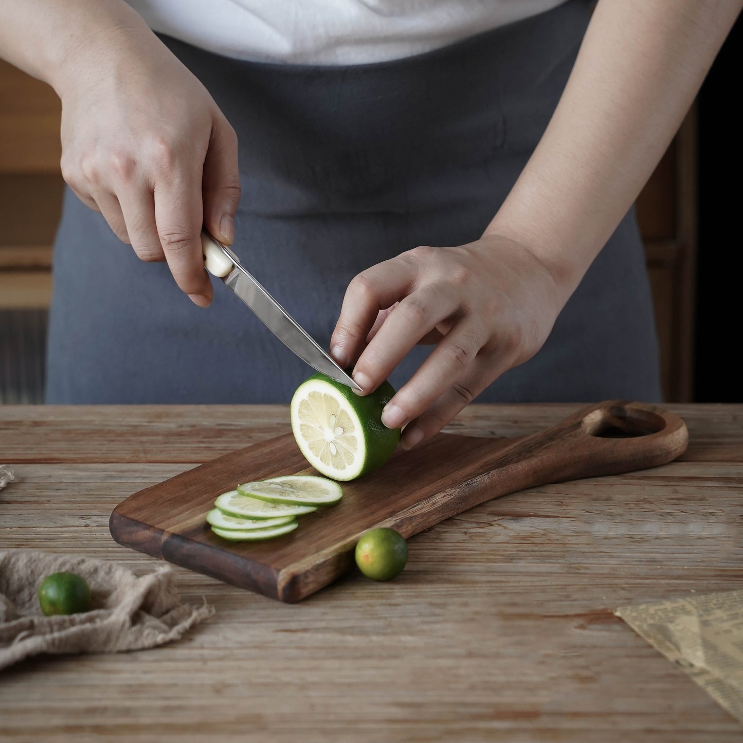 1PC Acacia Wood Couple Cutting Board